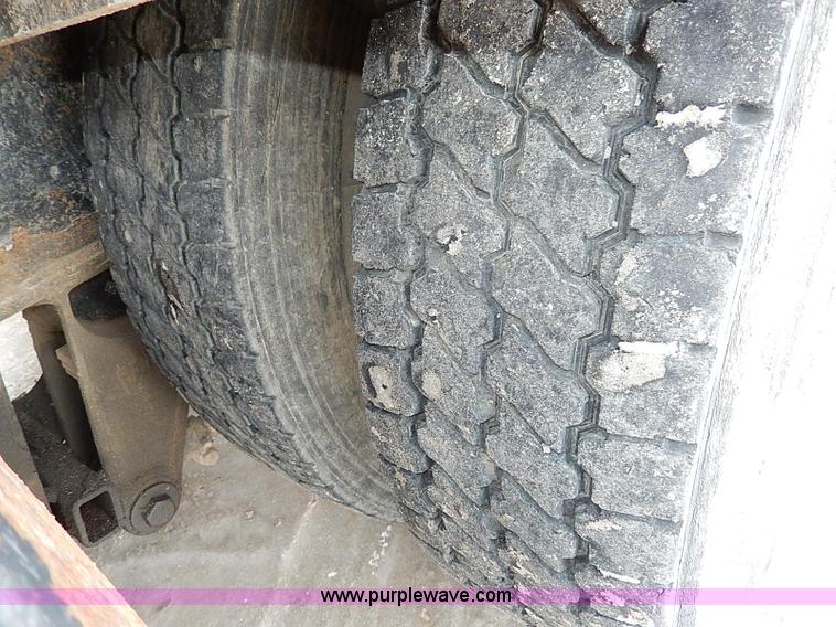 image for item I9457 1999 Ottawa YT30 yard truck