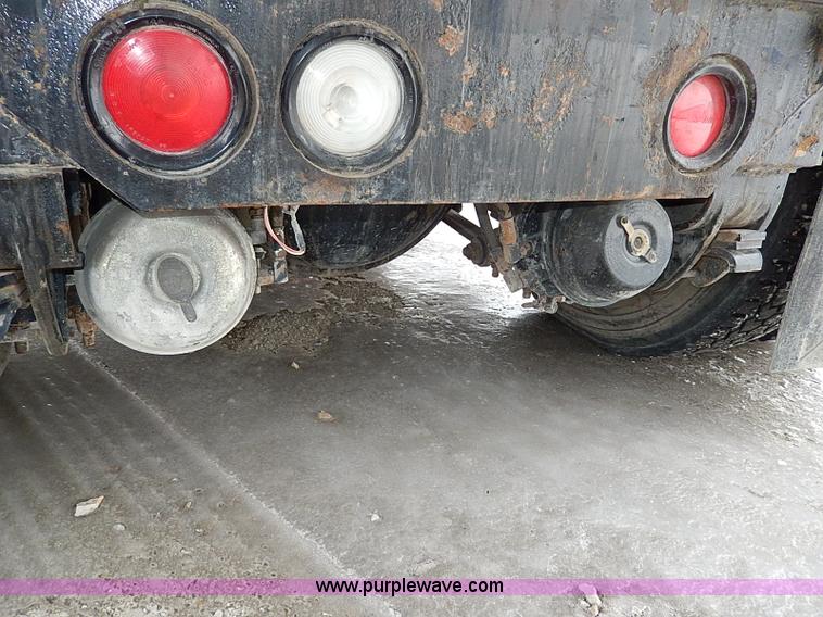 image for item I9457 1999 Ottawa YT30 yard truck