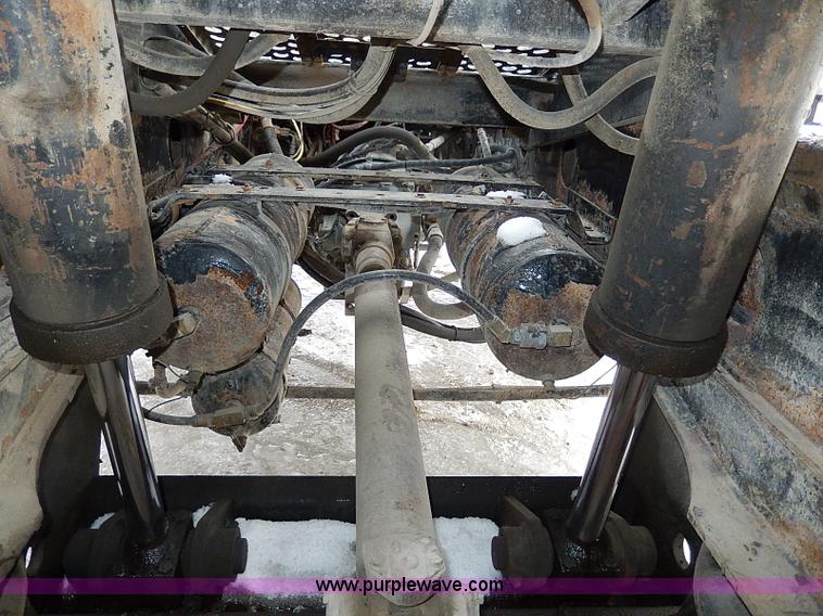 image for item I9457 1999 Ottawa YT30 yard truck