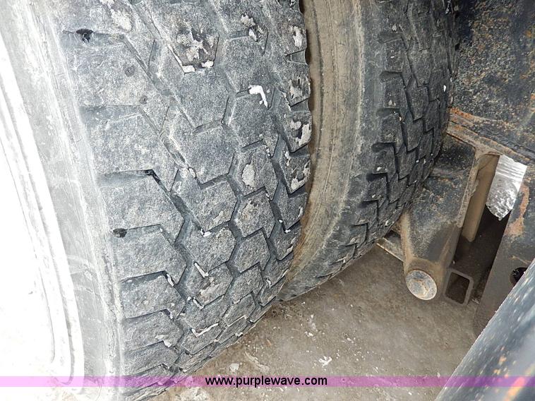 image for item I9457 1999 Ottawa YT30 yard truck