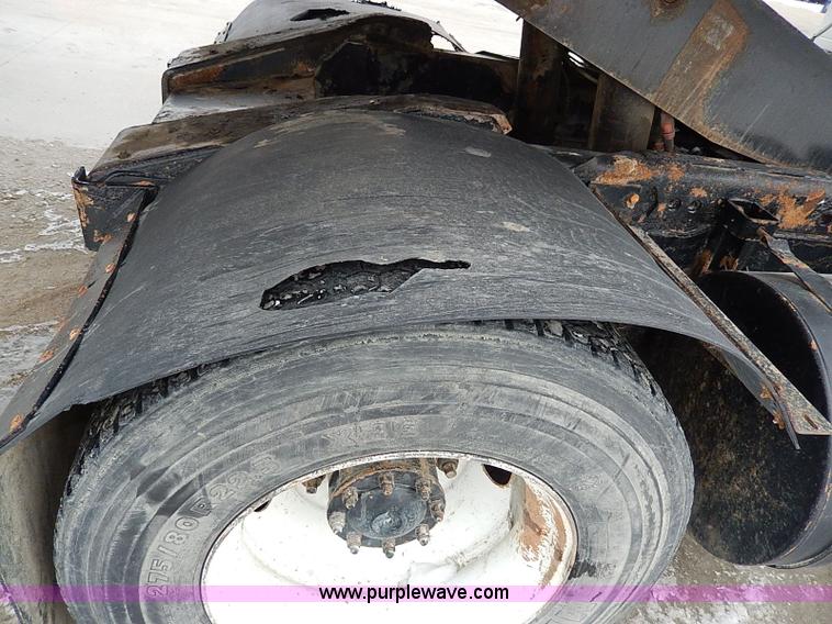 image for item I9457 1999 Ottawa YT30 yard truck