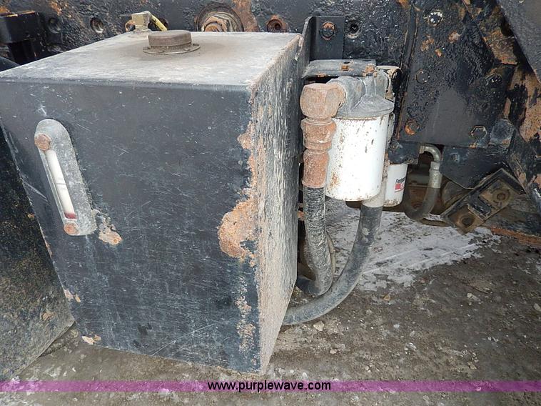 image for item I9457 1999 Ottawa YT30 yard truck