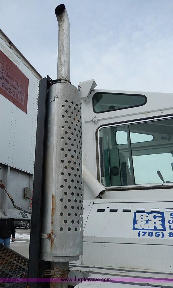 image for item I9457 1999 Ottawa YT30 yard truck