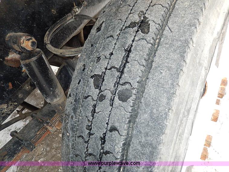 image for item I9457 1999 Ottawa YT30 yard truck