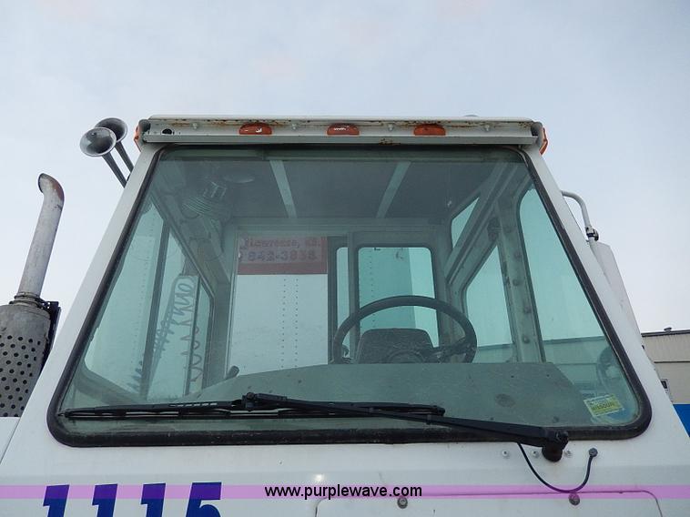 image for item I9457 1999 Ottawa YT30 yard truck