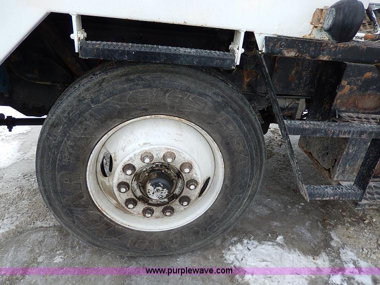 image for item I9457 1999 Ottawa YT30 yard truck