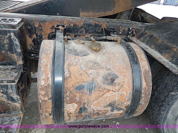 image for item I9457 1999 Ottawa YT30 yard truck