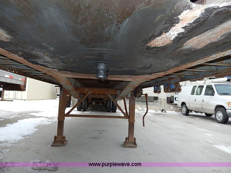 image for item I9461 1980 Strick 42' flatbed trailer
