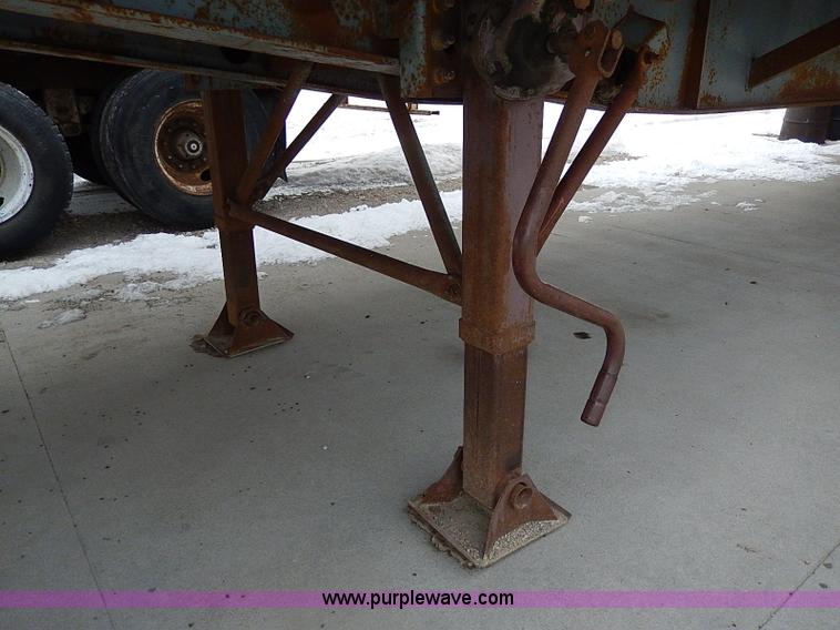 image for item I9461 1980 Strick 42' flatbed trailer