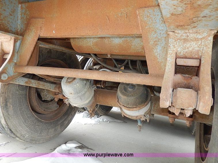 image for item I9461 1980 Strick 42' flatbed trailer