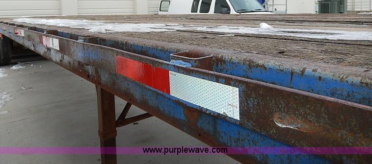 image for item I9461 1980 Strick 42' flatbed trailer