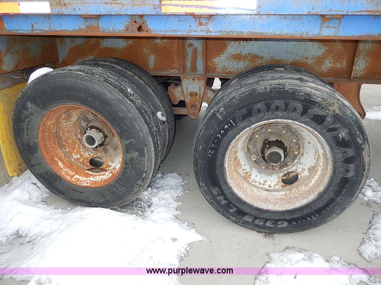 image for item I9461 1980 Strick 42' flatbed trailer