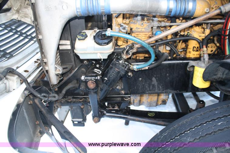 image for item C1743 2006 Freightliner Columbia CL120ST semi truck