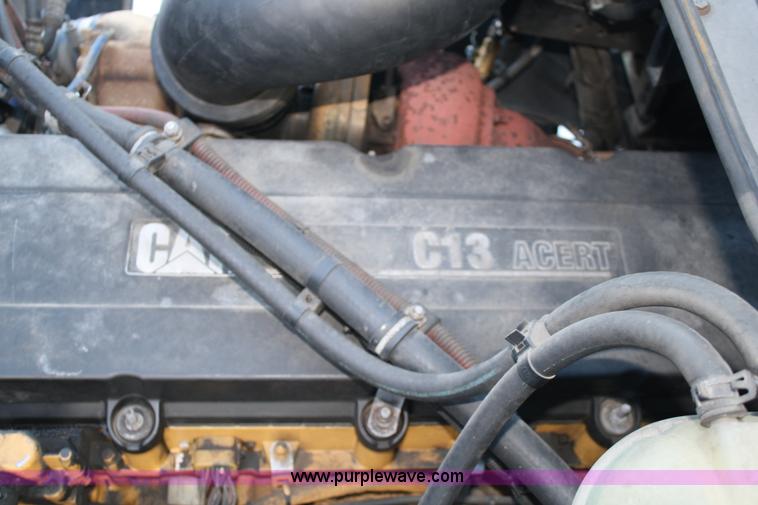 image for item C1743 2006 Freightliner Columbia CL120ST semi truck