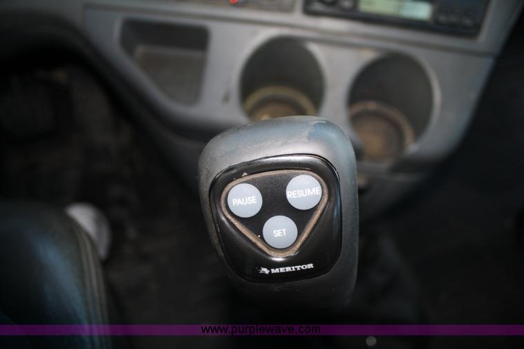 image for item C1743 2006 Freightliner Columbia CL120ST semi truck