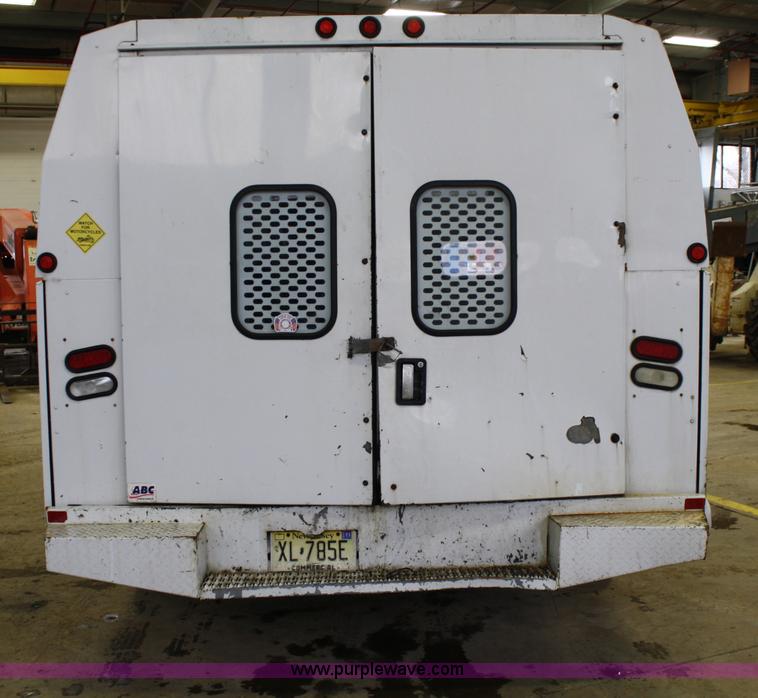 image for item C1744 2007 Ford E350 Super Duty service van