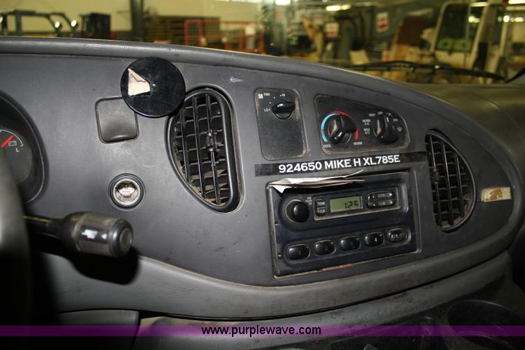 image for item C1744 2007 Ford E350 Super Duty service van