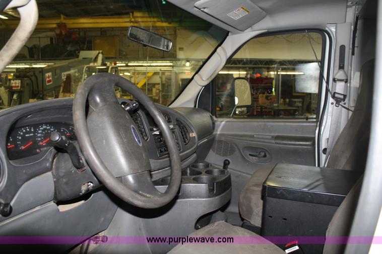 image for item C1744 2007 Ford E350 Super Duty service van