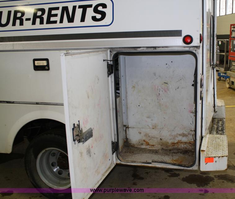 image for item C1744 2007 Ford E350 Super Duty service van