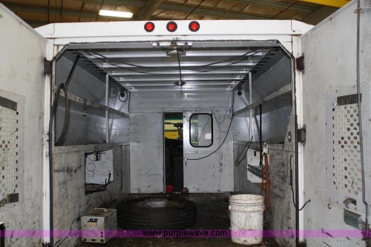 image for item C1744 2007 Ford E350 Super Duty service van