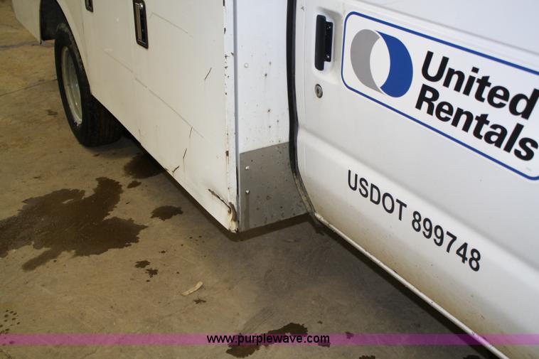 image for item C1744 2007 Ford E350 Super Duty service van