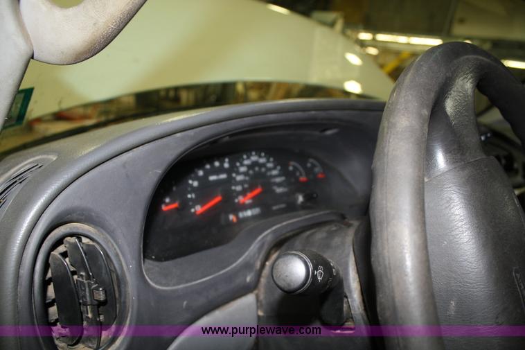 image for item C1744 2007 Ford E350 Super Duty service van