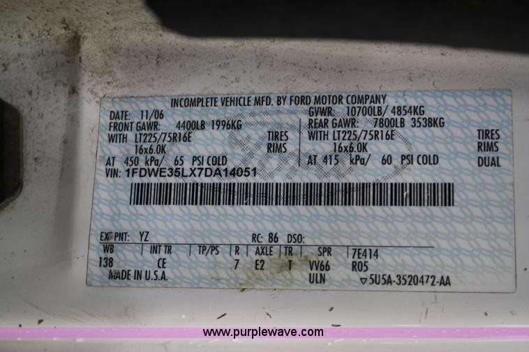 image for item C1744 2007 Ford E350 Super Duty service van