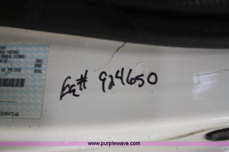 image for item C1744 2007 Ford E350 Super Duty service van