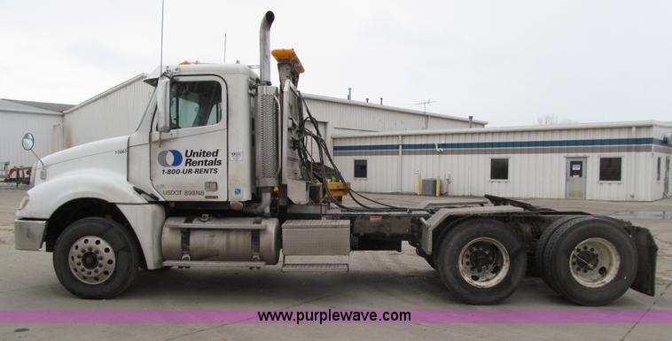 image for item E4650 2007 Freightliner Columbia CL120ST semi truck
