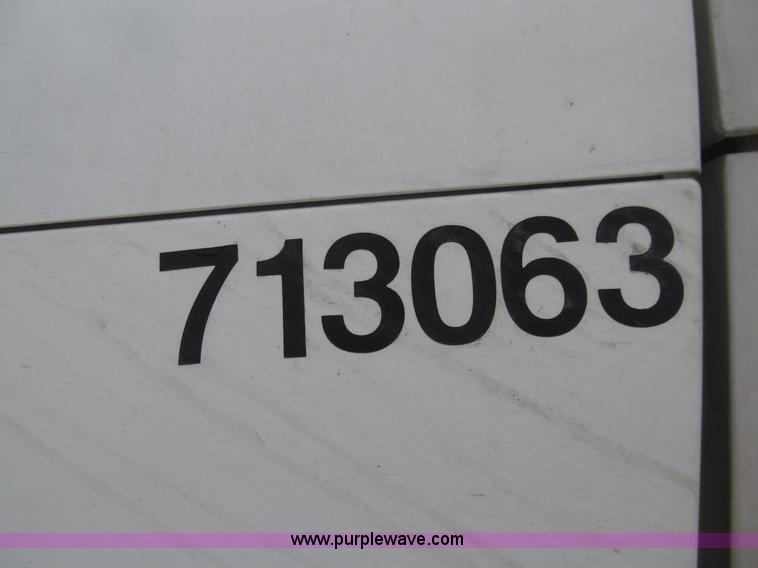 image for item E4650 2007 Freightliner Columbia CL120ST semi truck