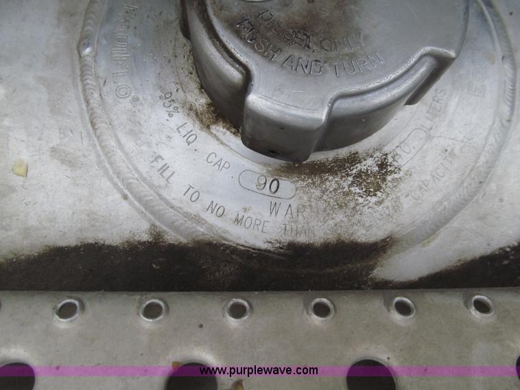 image for item E4650 2007 Freightliner Columbia CL120ST semi truck