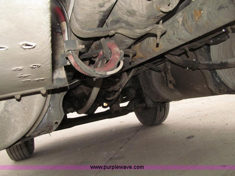 image for item E4650 2007 Freightliner Columbia CL120ST semi truck