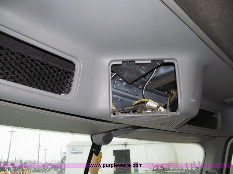 image for item E4650 2007 Freightliner Columbia CL120ST semi truck