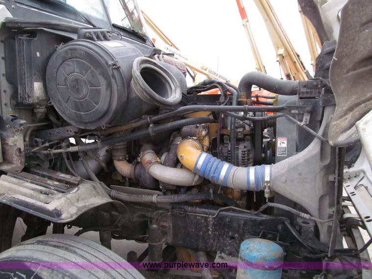 image for item E4650 2007 Freightliner Columbia CL120ST semi truck