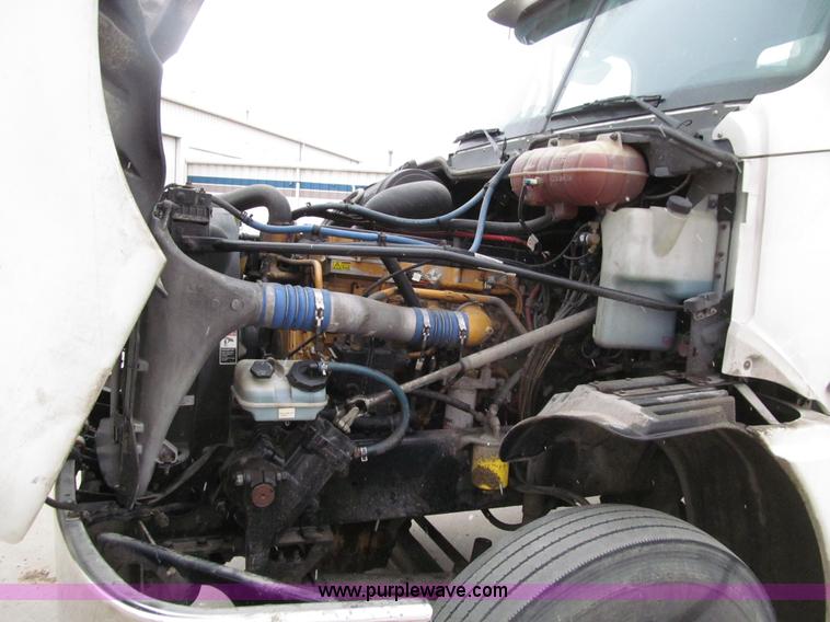 image for item E4650 2007 Freightliner Columbia CL120ST semi truck