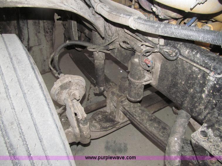 image for item E4650 2007 Freightliner Columbia CL120ST semi truck