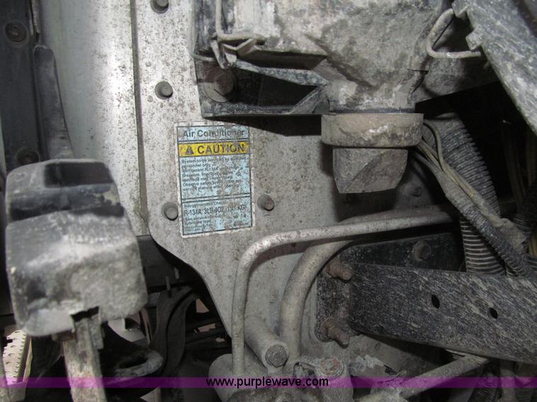 image for item E4650 2007 Freightliner Columbia CL120ST semi truck