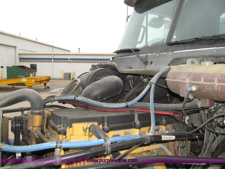 image for item E4650 2007 Freightliner Columbia CL120ST semi truck