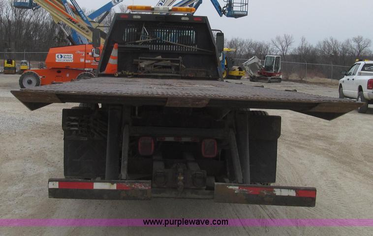 image for item G2253 2006 Freightliner Business Class M2 rollback truck