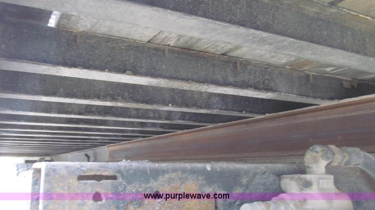 image for item G2253 2006 Freightliner Business Class M2 rollback truck