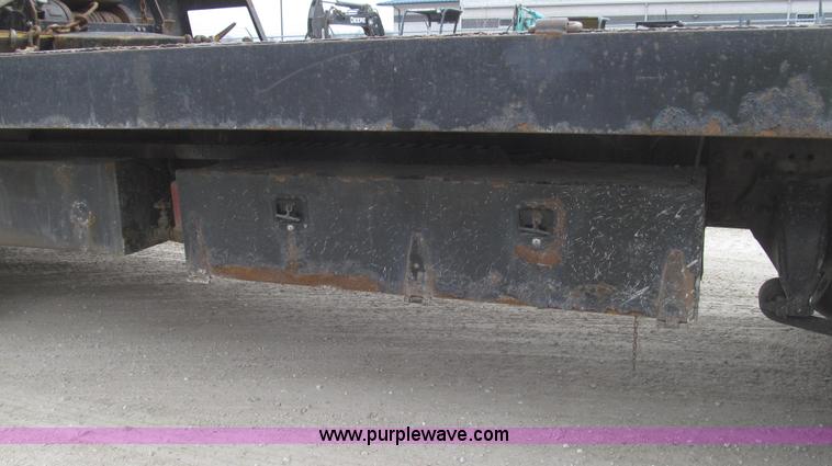 image for item G2253 2006 Freightliner Business Class M2 rollback truck