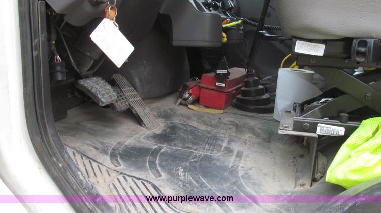 image for item G2253 2006 Freightliner Business Class M2 rollback truck