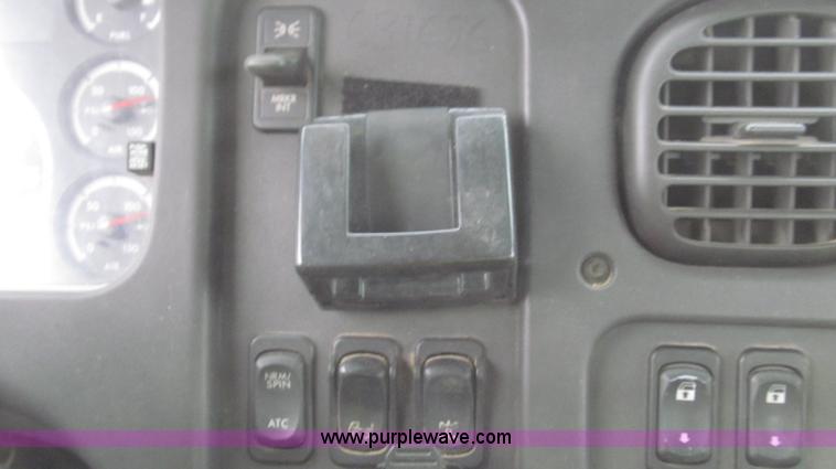 image for item G2253 2006 Freightliner Business Class M2 rollback truck