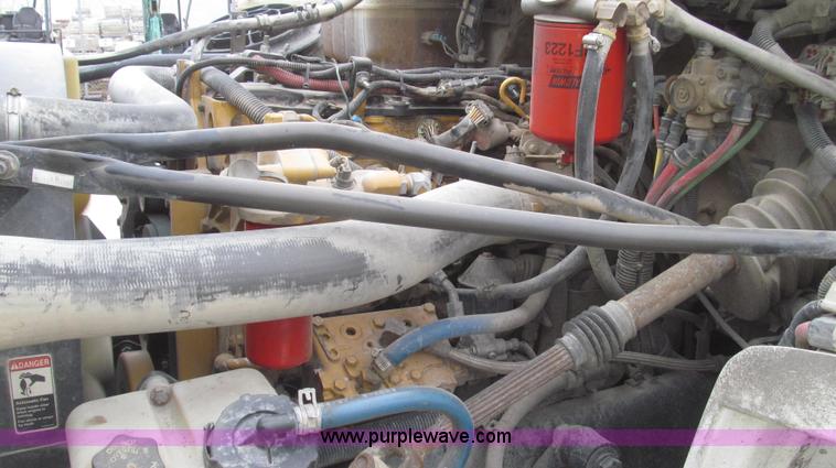 image for item G2253 2006 Freightliner Business Class M2 rollback truck