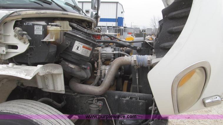 image for item G2253 2006 Freightliner Business Class M2 rollback truck