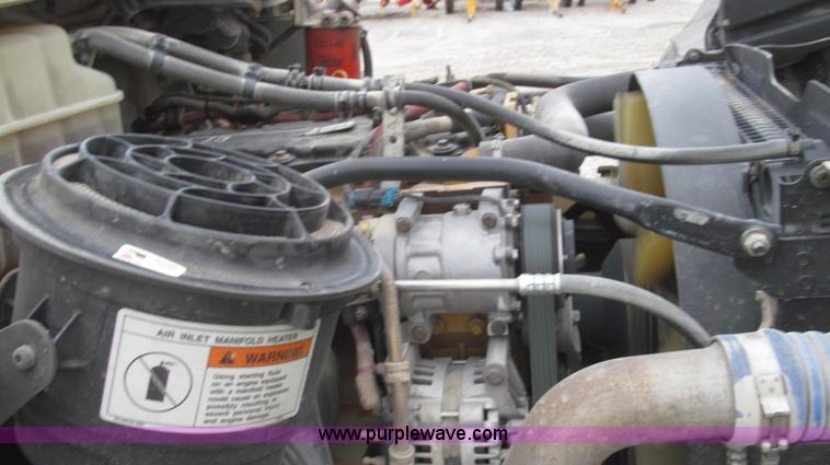 image for item G2253 2006 Freightliner Business Class M2 rollback truck