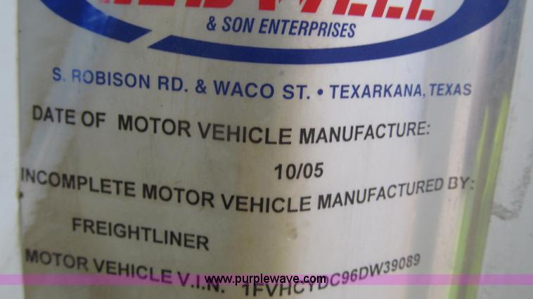 image for item G2253 2006 Freightliner Business Class M2 rollback truck