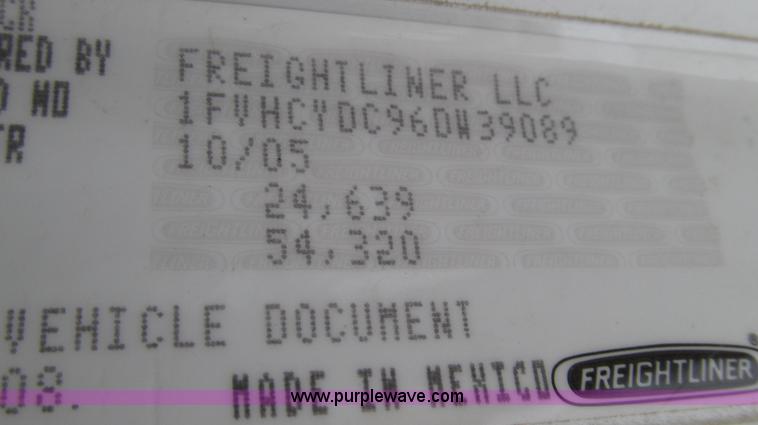 image for item G2253 2006 Freightliner Business Class M2 rollback truck
