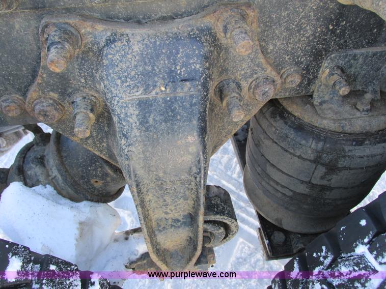 image for item G8916 2007 Freightliner Columbia 120 semi truck