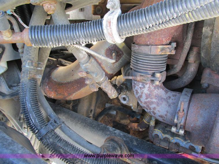 image for item G8916 2007 Freightliner Columbia 120 semi truck